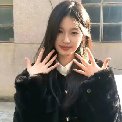 隗逸馨